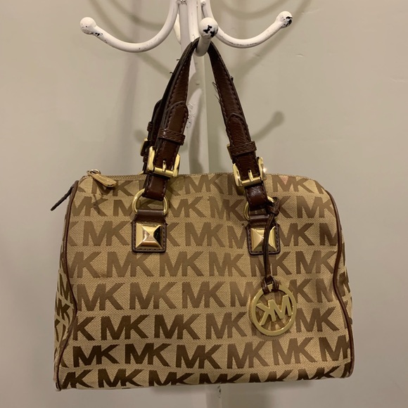 Authentic Michael Kors Purse - Picture 1 of 5